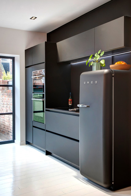 Salisbury contemporary-kitchen