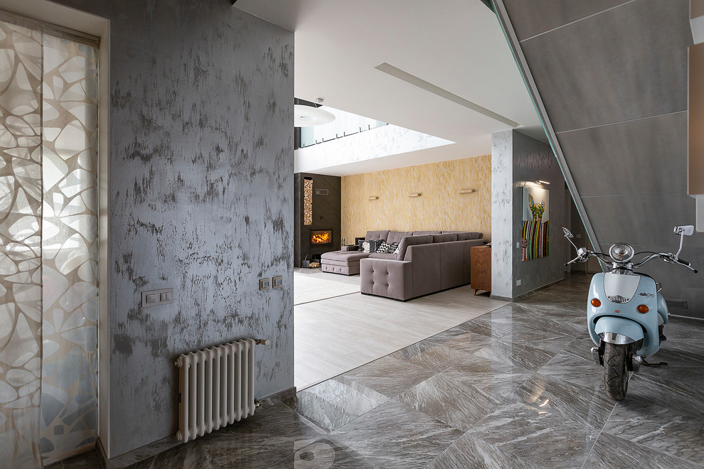 Дом с серебристыми стенами / House with silver walls