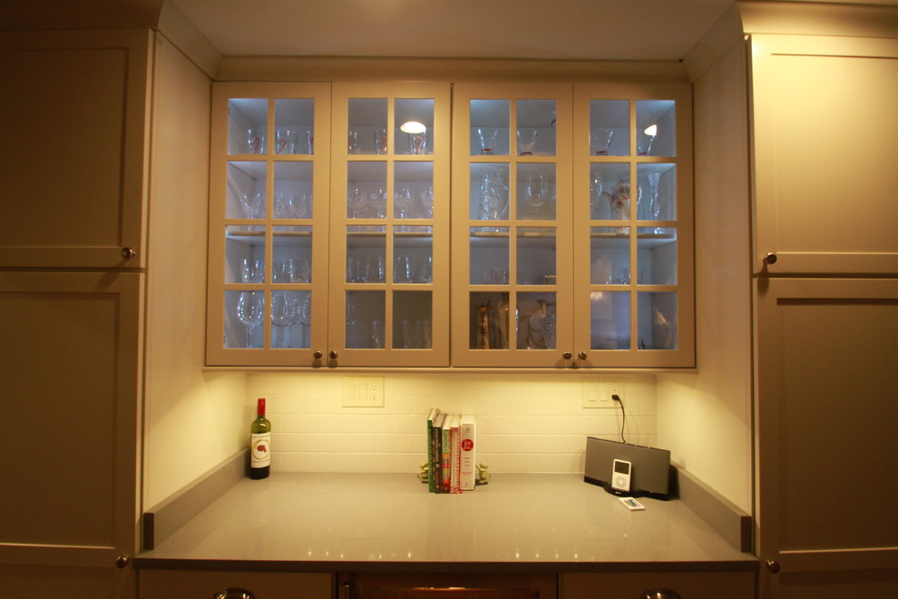 Transitional kitchen photo in DC Metro