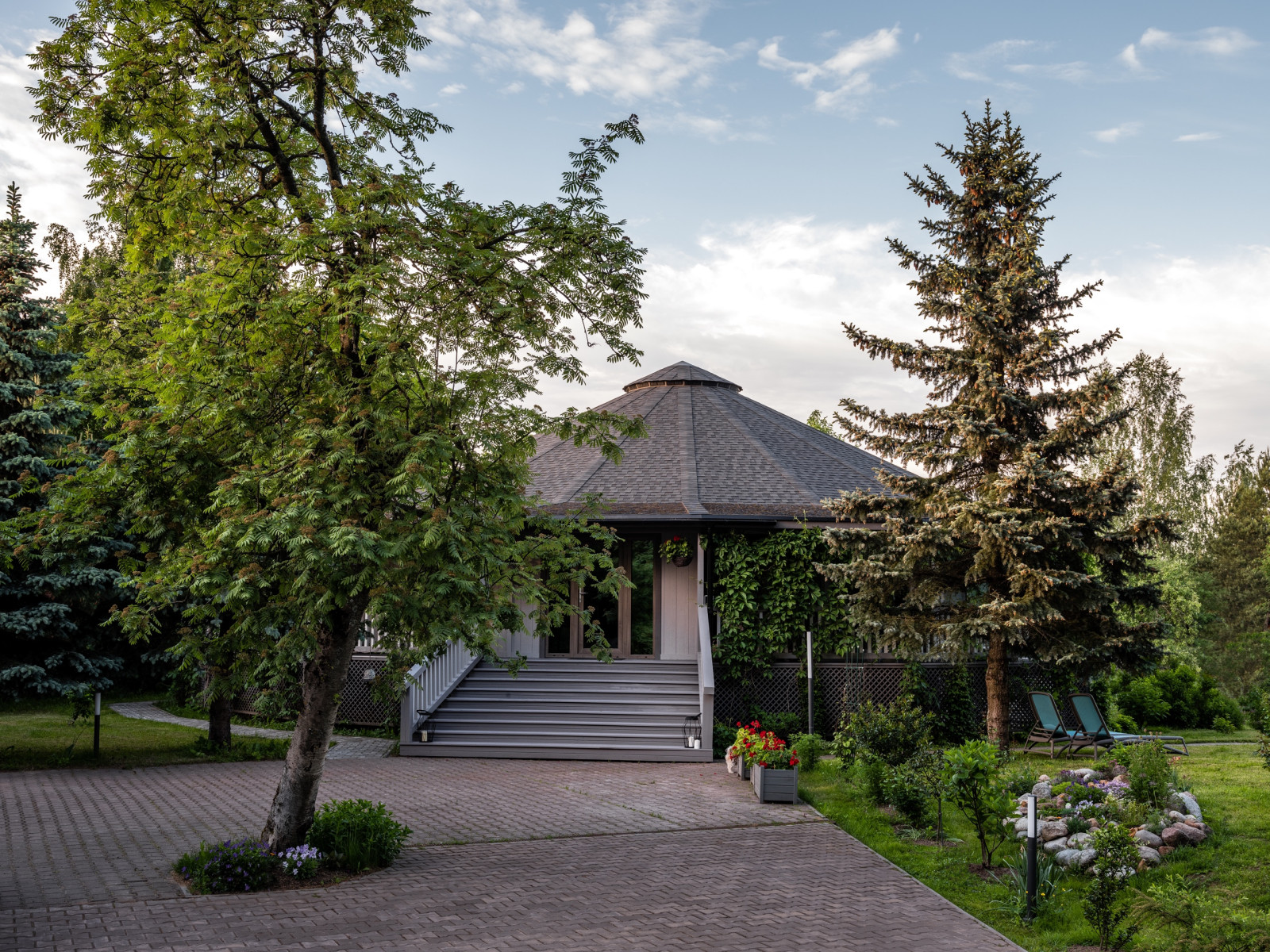 Круглый дом / A round country house