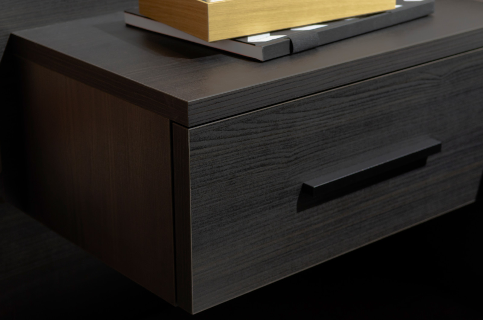 Прикроватная подвесная тумба raumplus