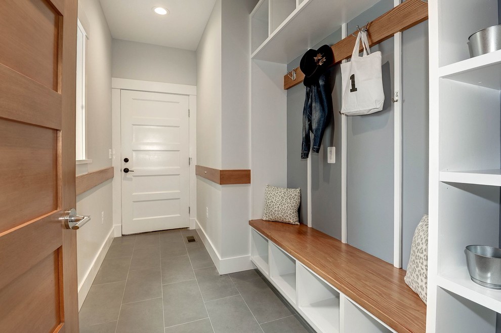 Example of a transitional home design design in DC Metro