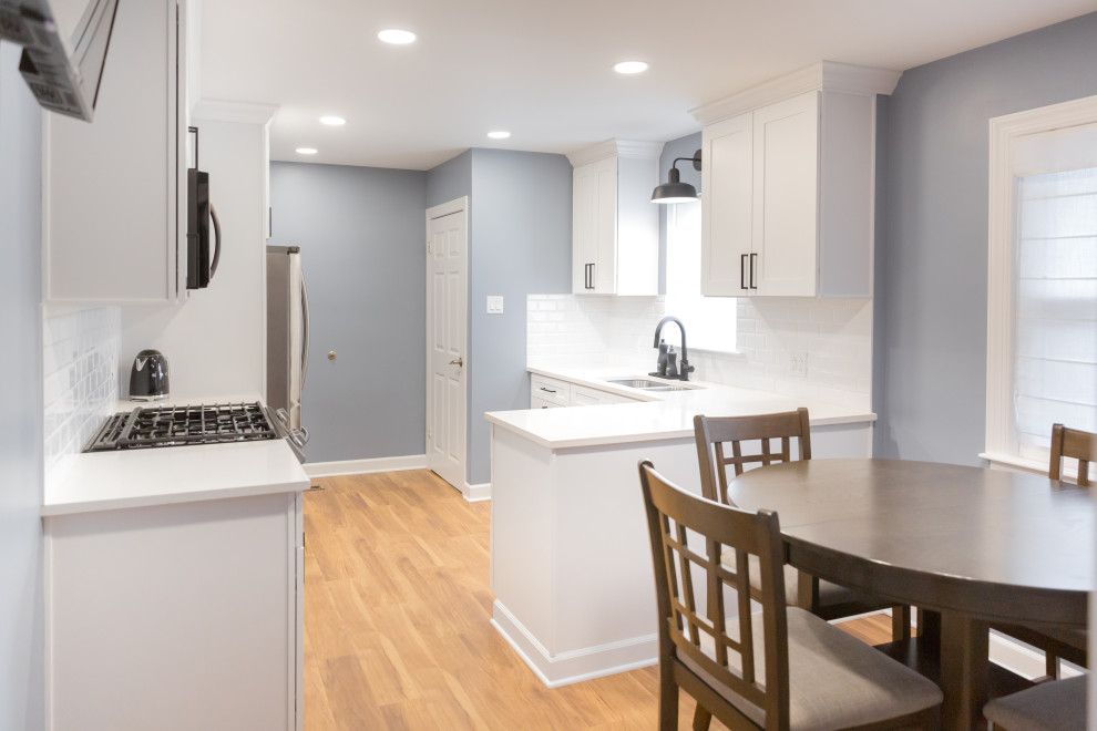 Minimalist home design photo in Denver