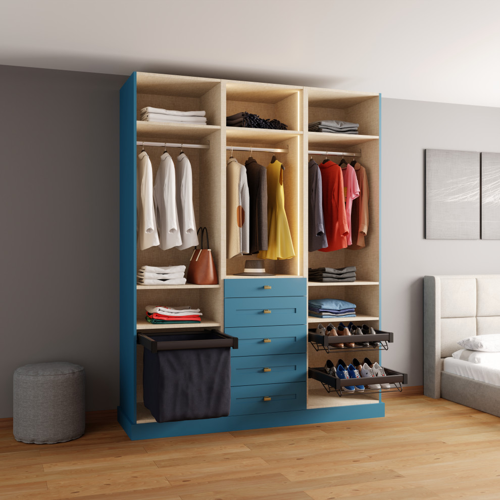 Пример оригинального дизайна: встроенный шкаф среднего размера, унисекс в стиле неоклассика (современная классика) с фасадами в стиле шейкер и синими фасадами