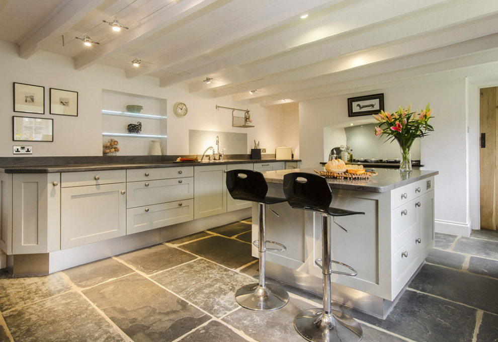 Kitchen - transitional kitchen idea