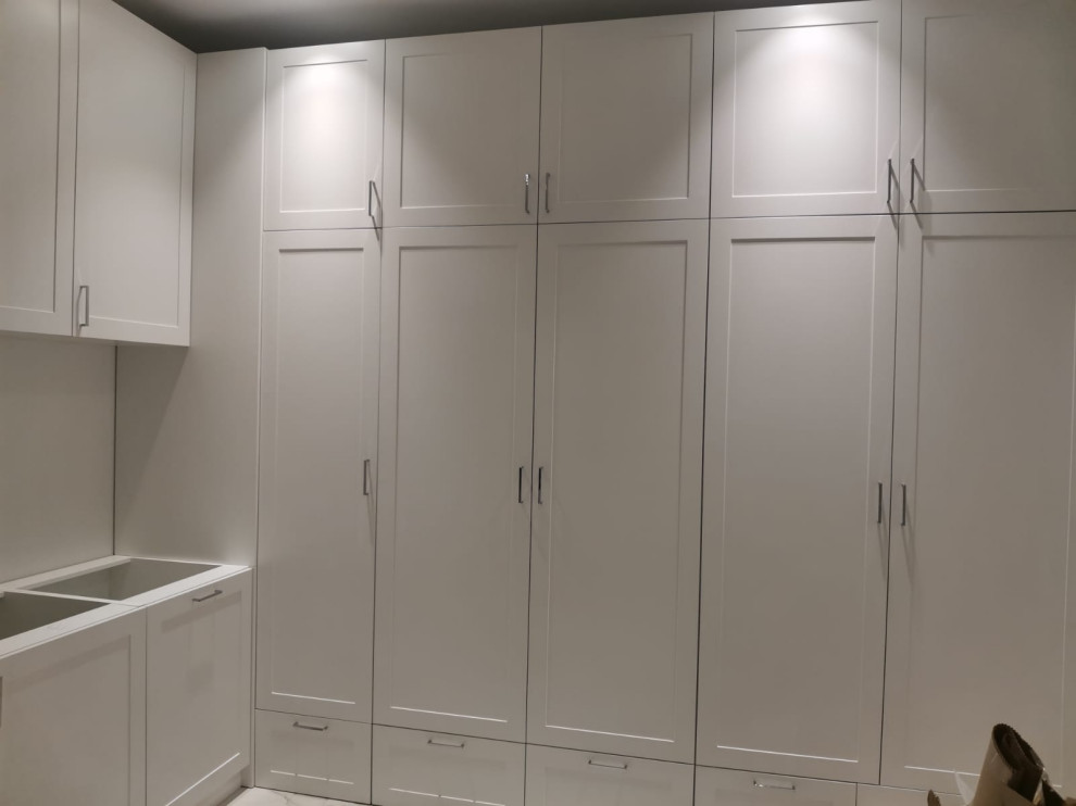 Шкафы и тумбы