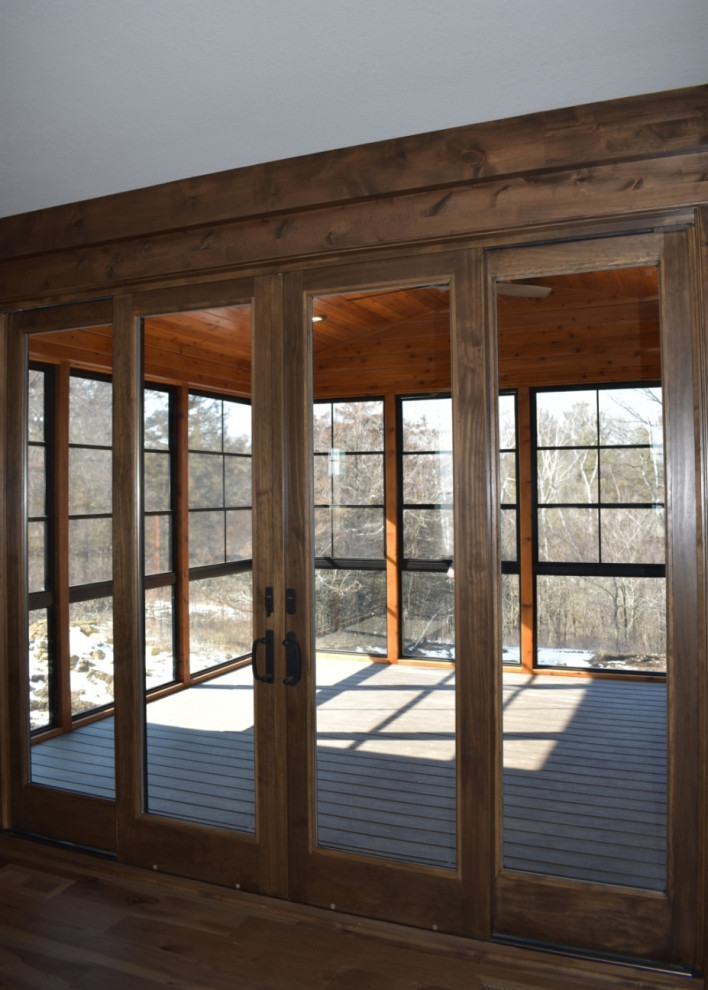 Example of an arts and crafts home design design in Minneapolis