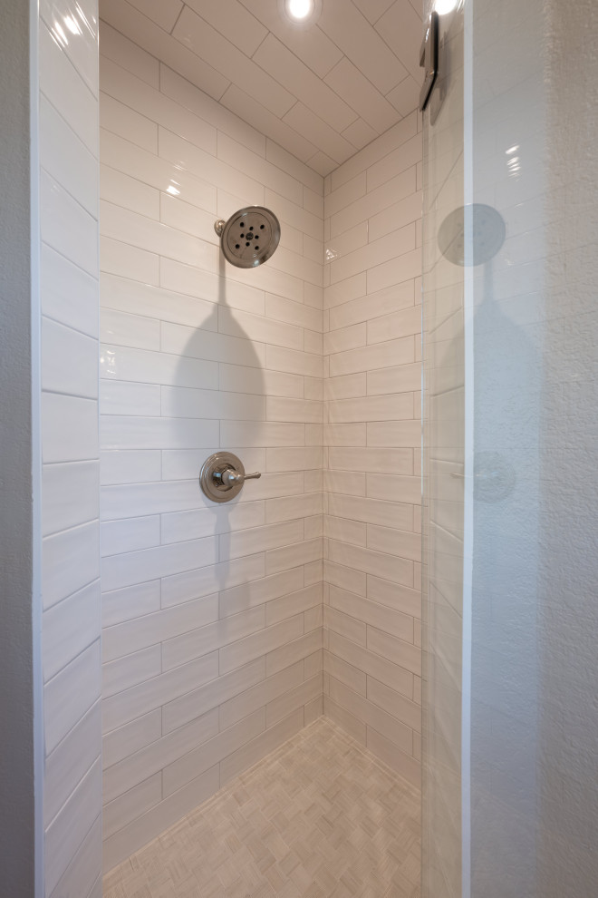 Crossvine | Master + Guest Bathroom
