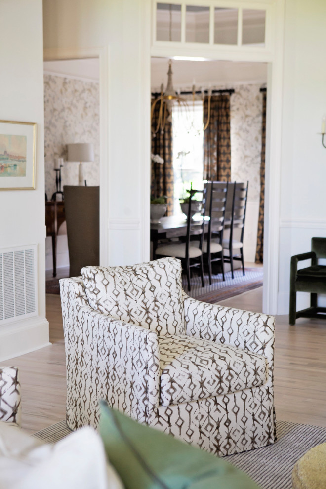 Example of a transitional home design design in Atlanta