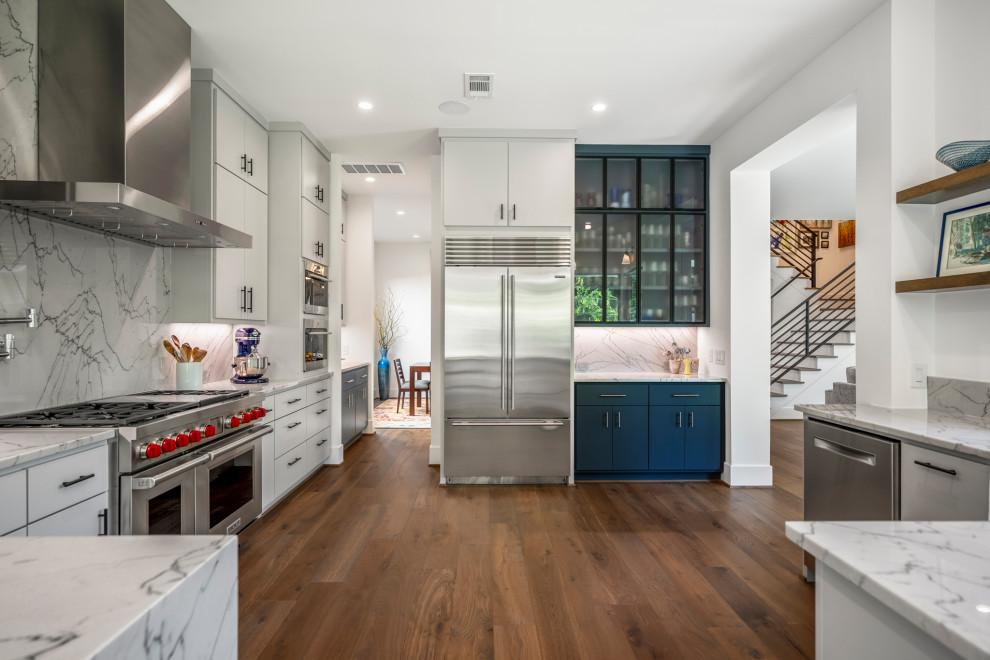 Inspiration for a contemporary kitchen remodel in Houston