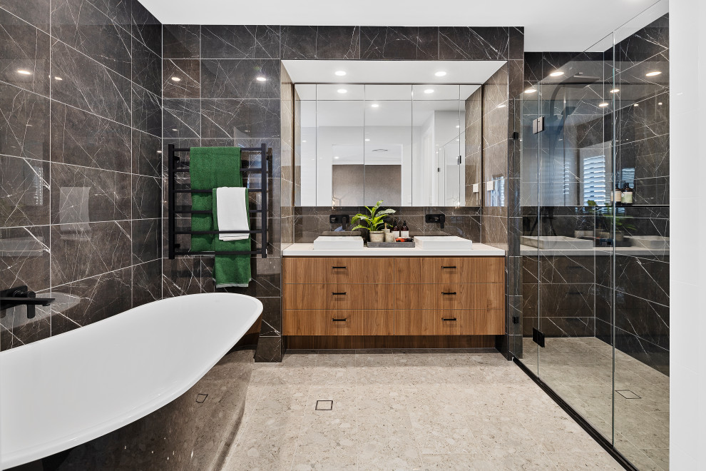 Inspiration for a contemporary bathroom in Brisbane.