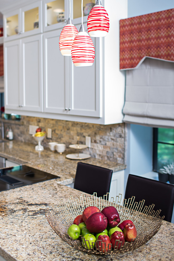 Transitional kitchen photo in Houston