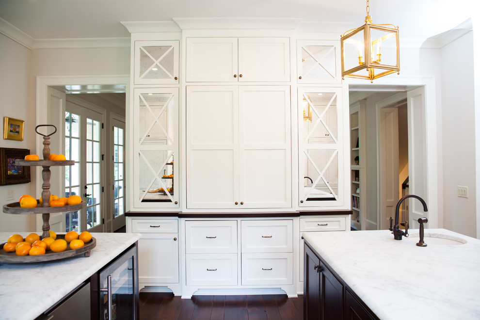 Kitchen - transitional kitchen idea in Atlanta