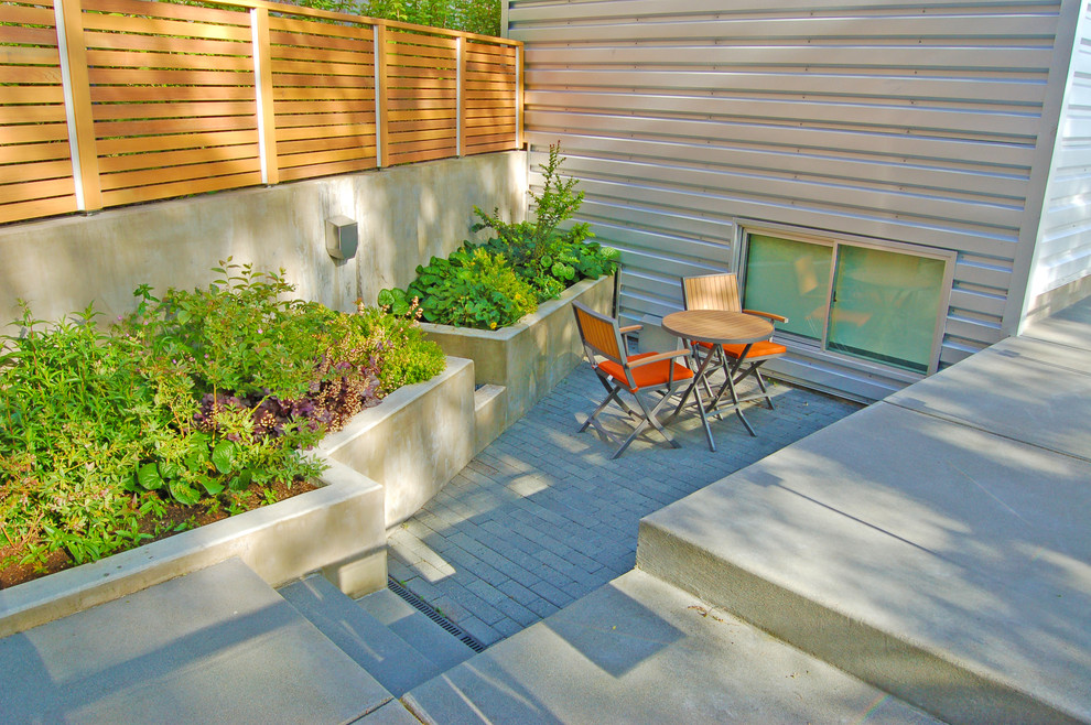 Photo of a contemporary exterior in Seattle.