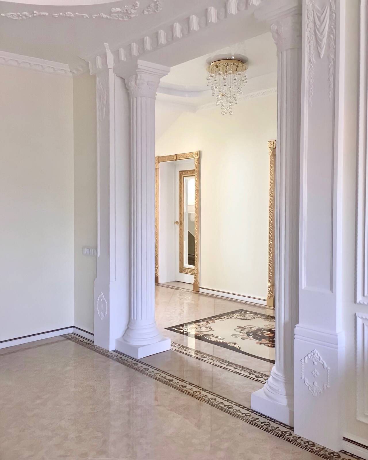 Коллекция Антонина в покрытии белая эмаль, патина золото.