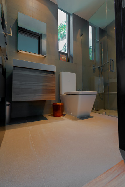 Lipscomb Residence contemporary-bathroom