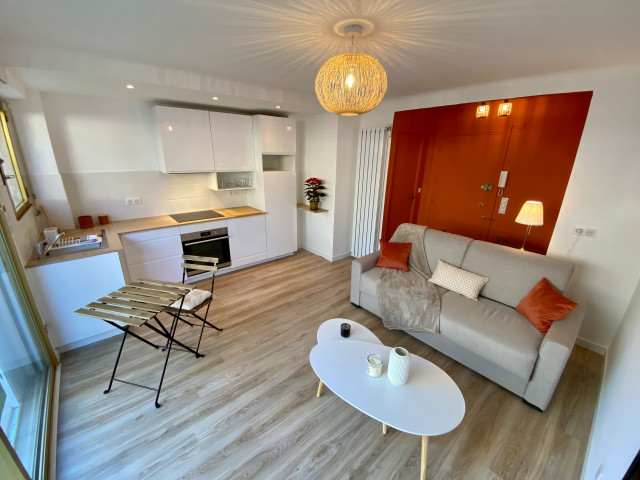 Terrasse Leon / R&eacute;am&eacute;nagement d'un studio modern-vardagsrum