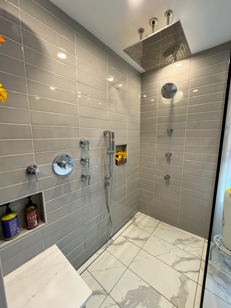 Freestanding tub