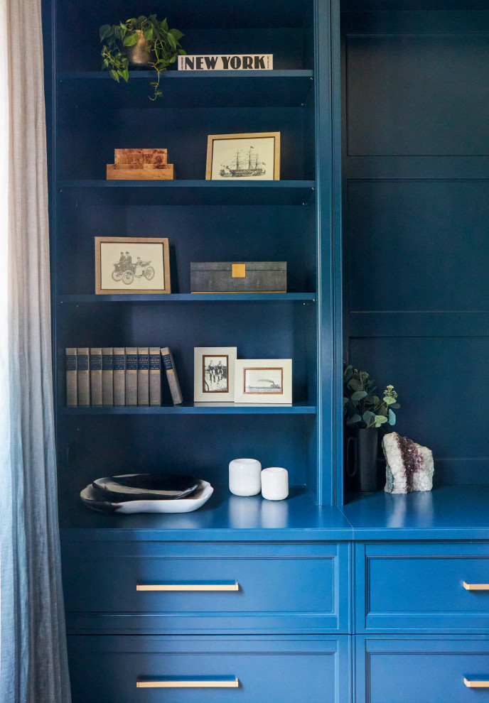 Home design - transitional home design idea in Chicago