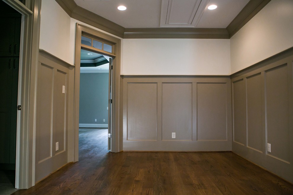 This is an example of a transitional hallway in Atlanta.