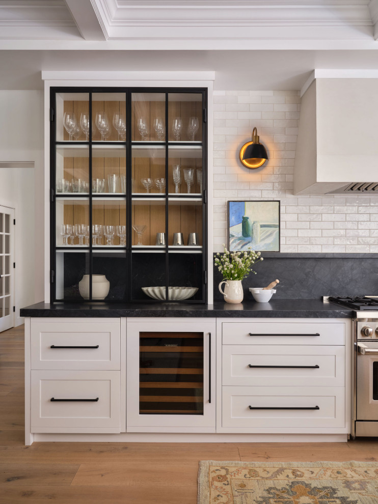Inspiration for a transitional home bar remodel in San Francisco