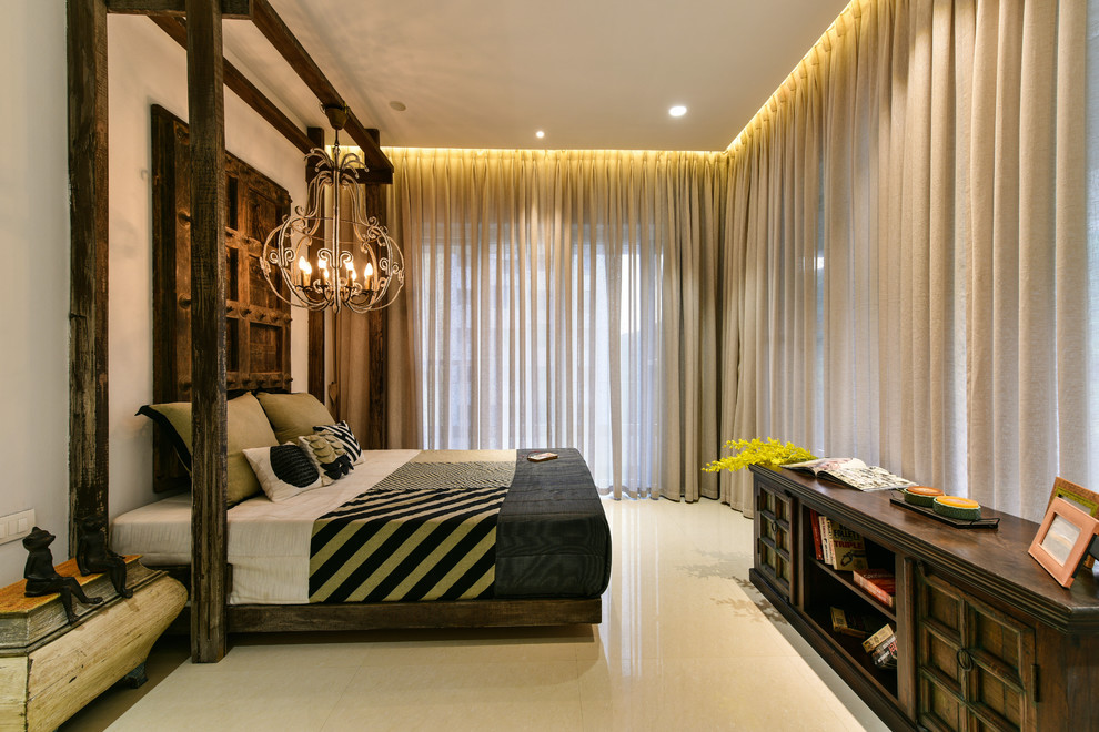 Design ideas for a traditional bedroom in Mumbai.