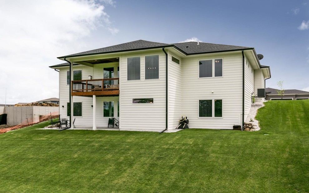 Home design - transitional home design idea