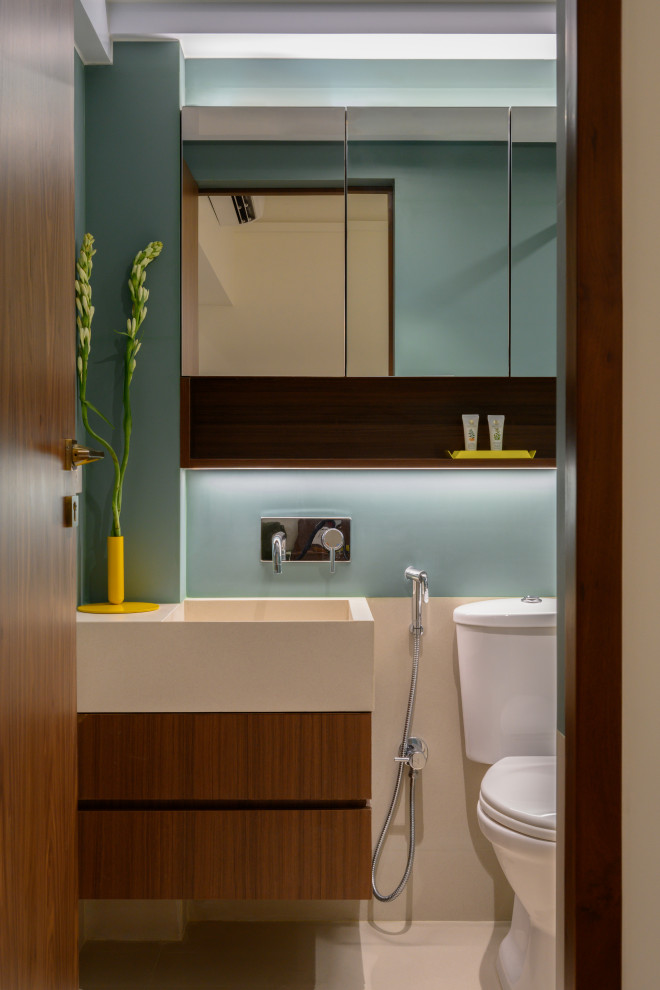 Transitional bathroom in Mumbai.