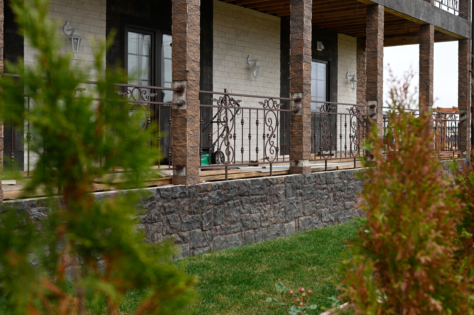 Ломоносовский район Санкт-Петербурга. Дом для семьи с шестью детьми.