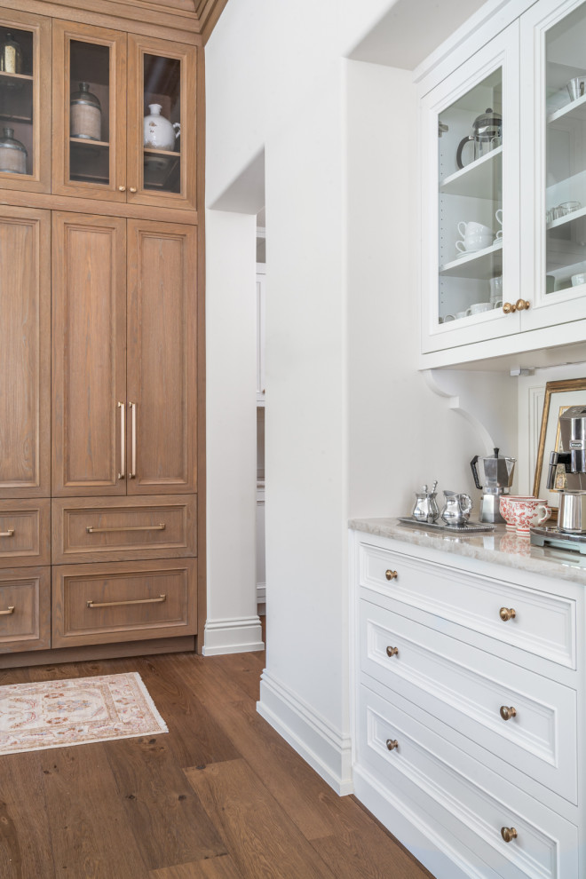 Kitchen - transitional kitchen idea in Miami