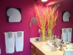 Bathroom - small transitional bathroom idea with pink walls