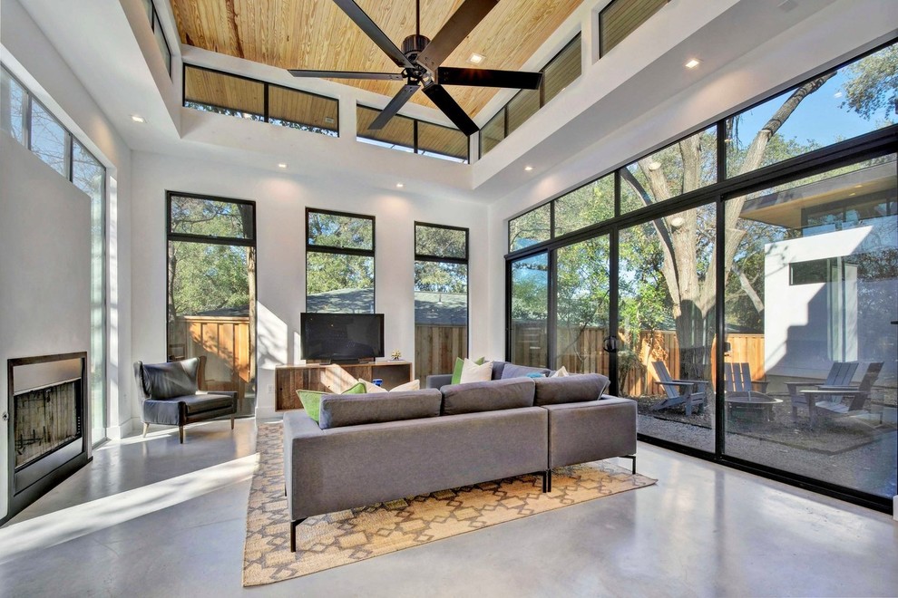 Minimalist home design photo in Austin