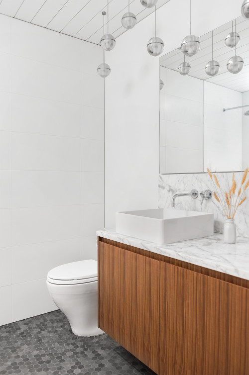 Beachy Vibes Fusion: Bathroom Vanity Sink Ideas with Quartzite Countertops