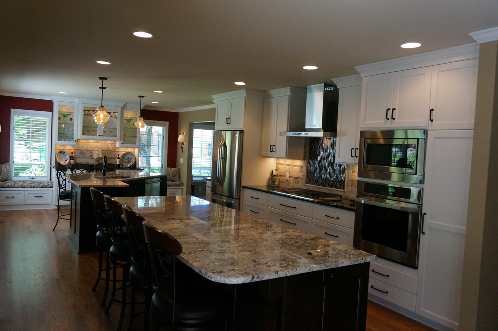 Inspiration for a transitional kitchen remodel in Minneapolis