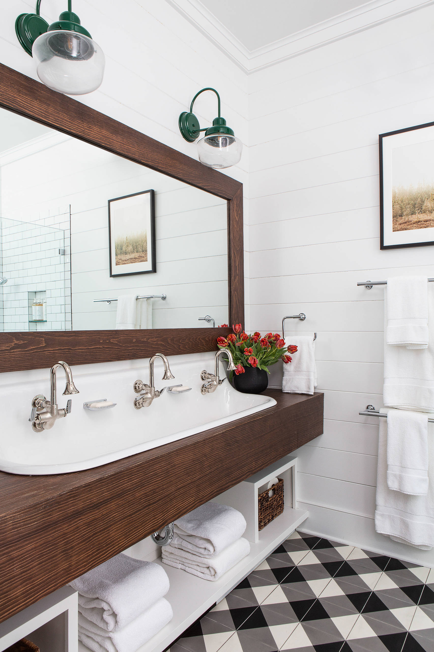 Your Guide to a Farmhouse-Style Bathroom, image size:1706x2560