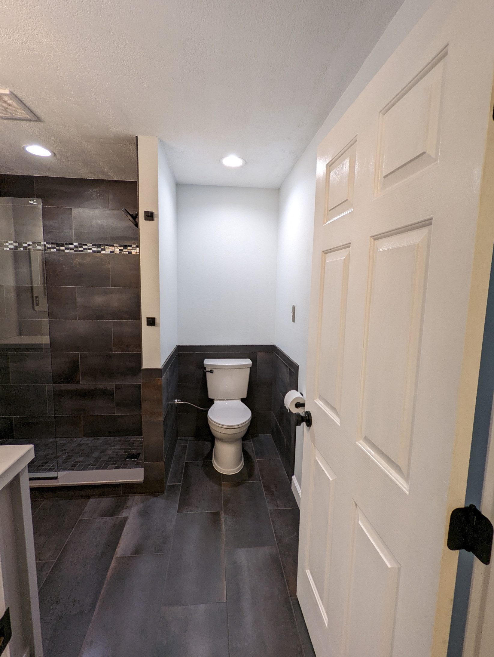 Dave and Andreas Bathroom