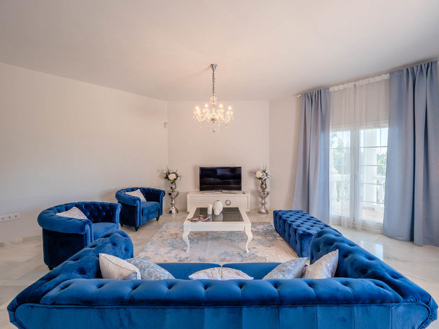 First golf line villa fusion-living-room