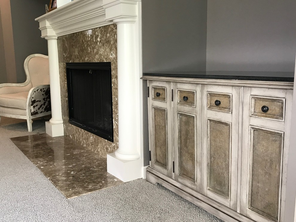 Inspiration for a transitional home design remodel in Cincinnati