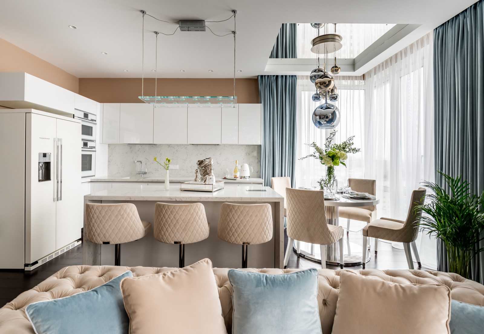 Бежевый и зеркала