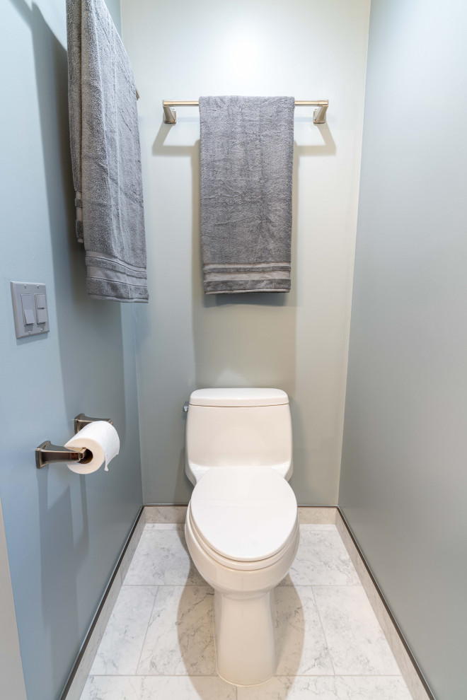 Calming Berkeley Hills Upstairs Bathroom