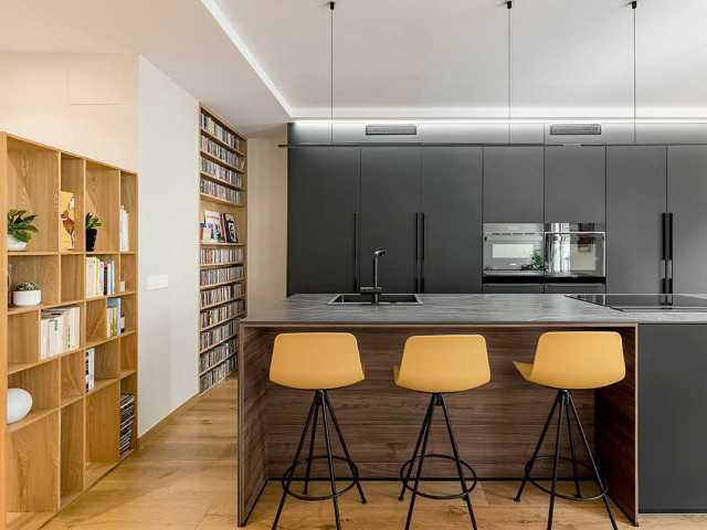 Casa Tom midcentury-kitchen