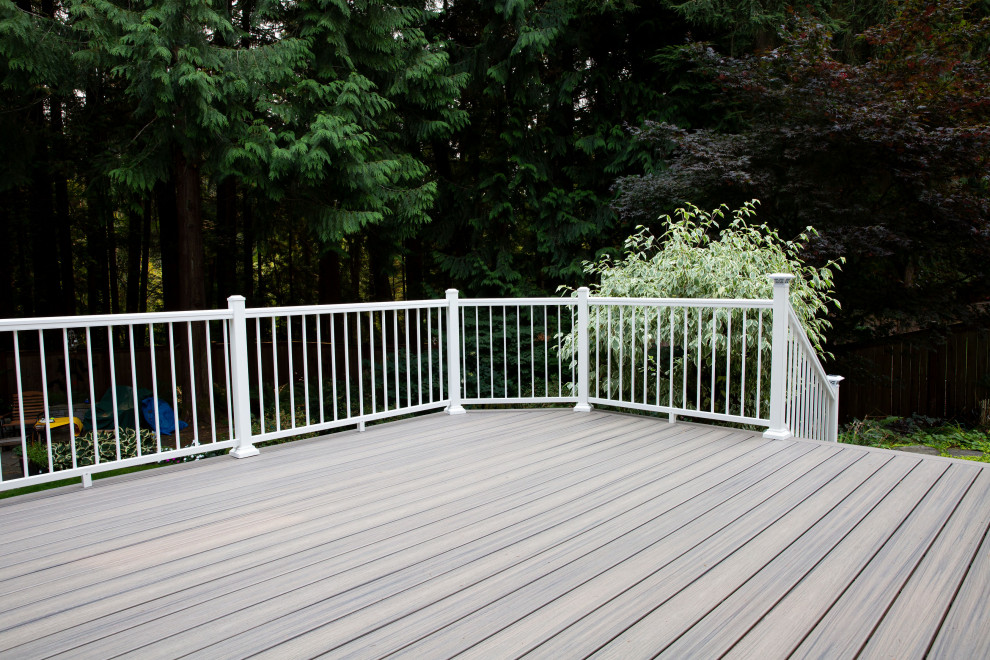 Deck - modern deck idea in Seattle