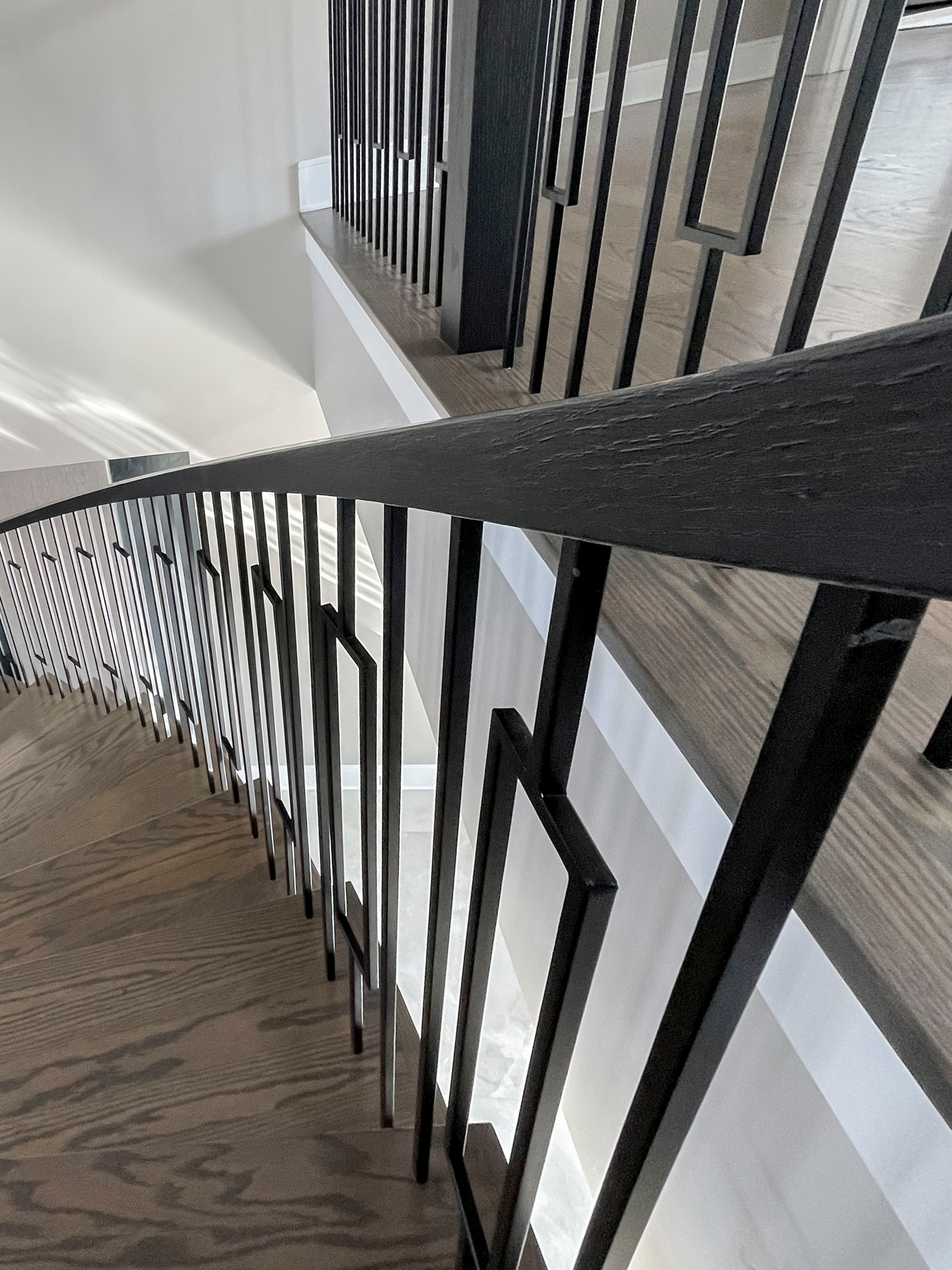 114_Striking Floating-Curved Staircase, Leesburg VA 20175