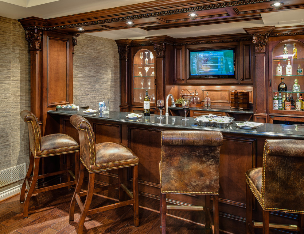 This is an example of a traditional home bar in Detroit.