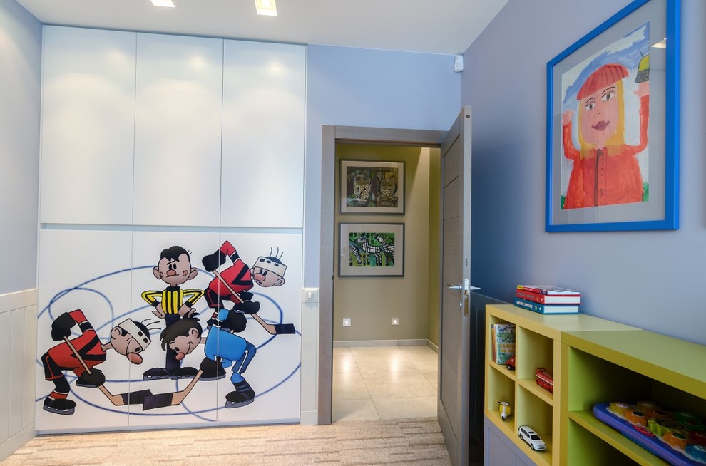 ВВЕРХ ПО ЛЕСТНИЦЕ