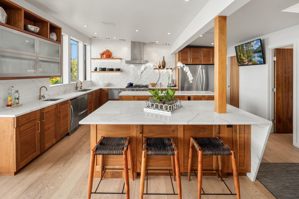 1960s kitchen photo in Seattle