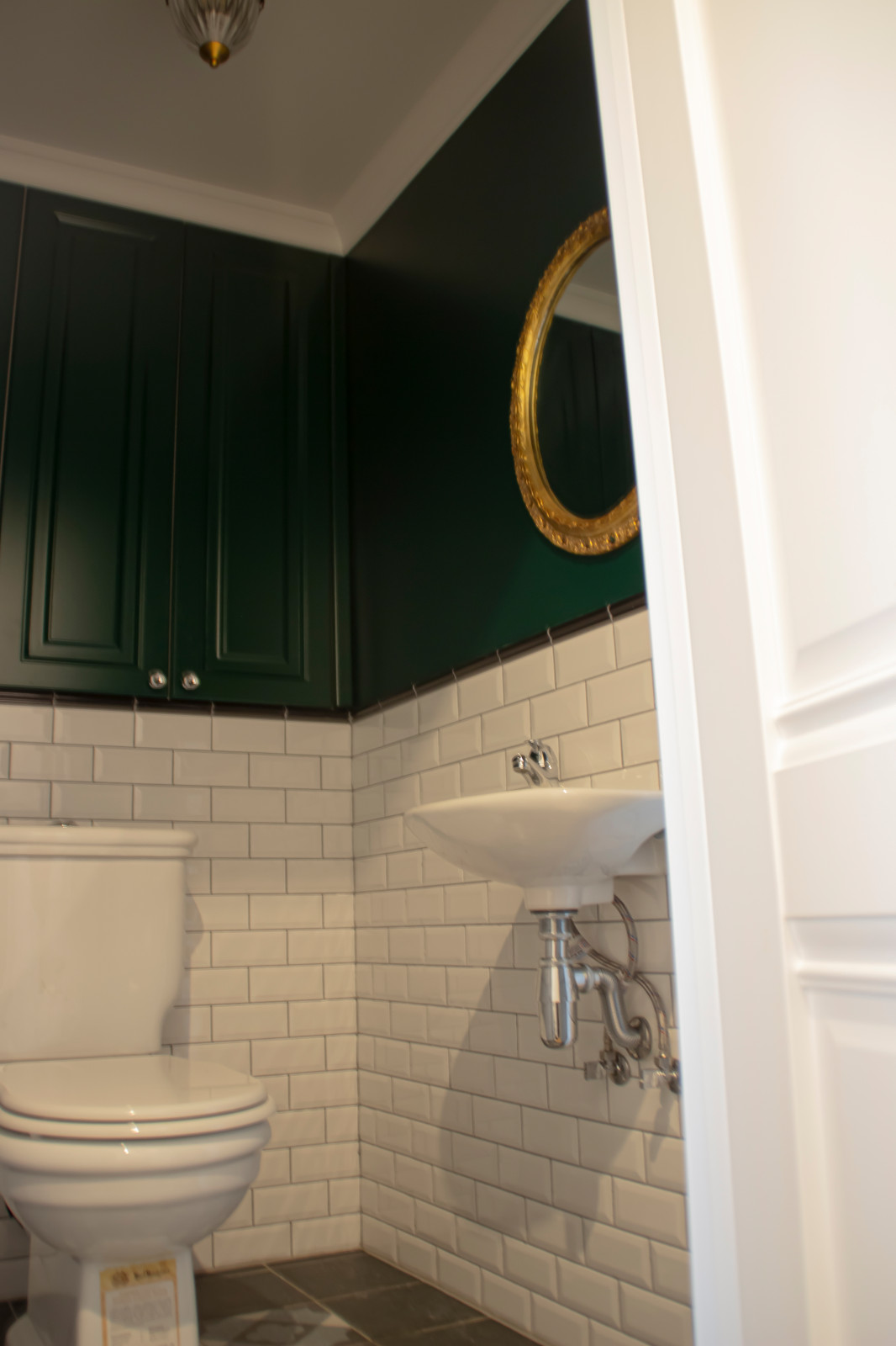 Квартира с антикварной мебелью для театрального критика