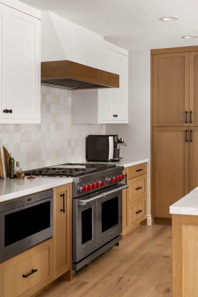 Example of a transitional kitchen design in Los Angeles