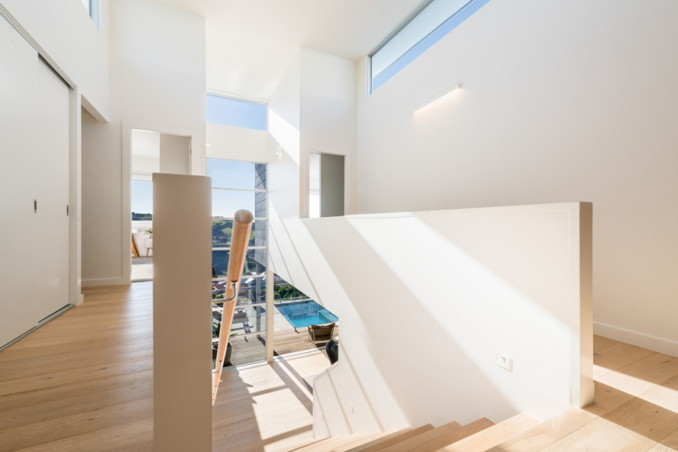 Photo of a contemporary staircase in Wollongong.