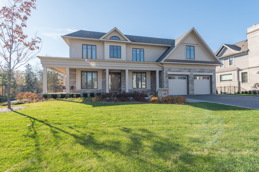 Transitional home design photo in Toronto